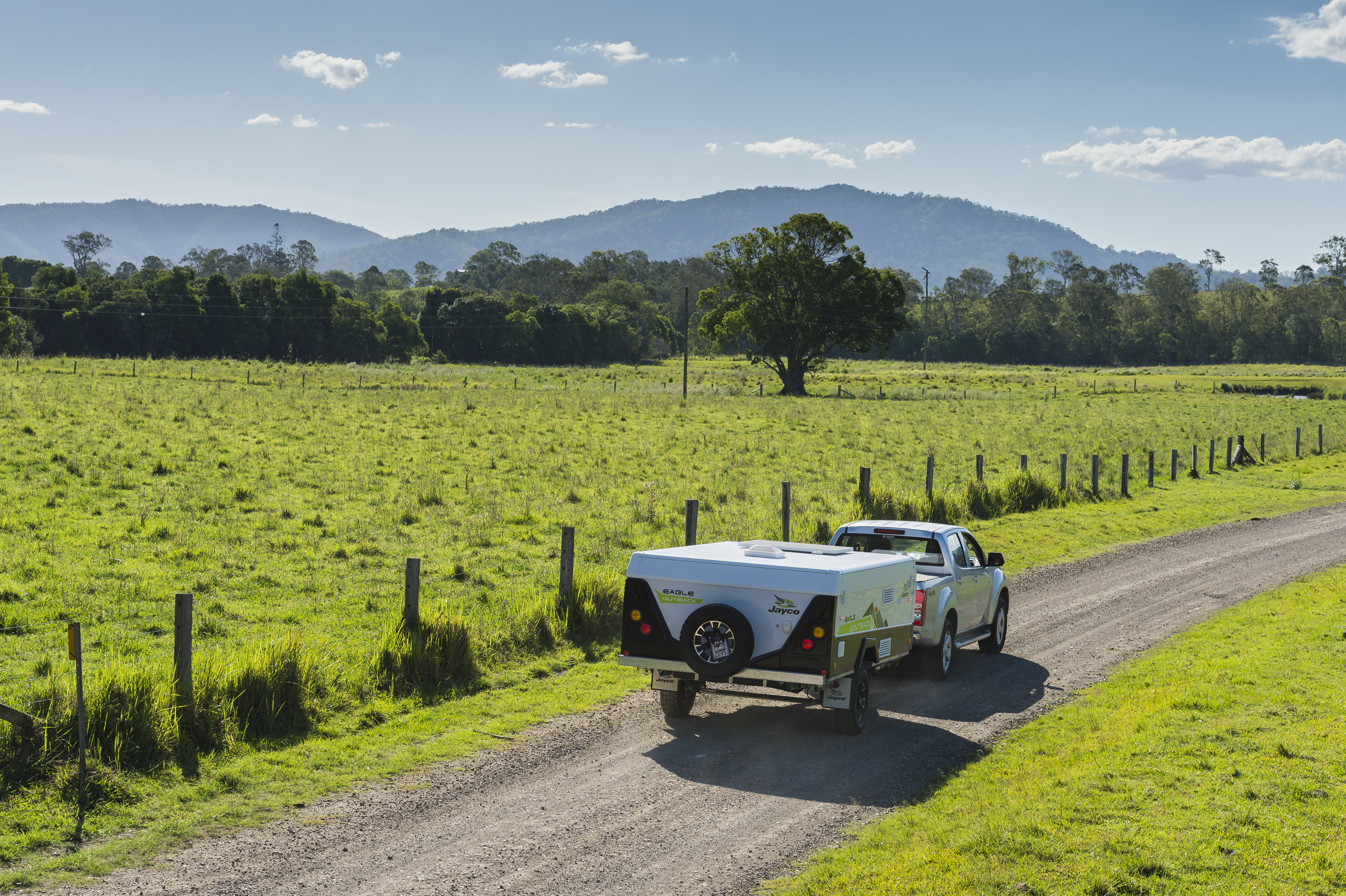 Towing A Vehicle & The Use Of A Weight Distribution Hitch (WDH)