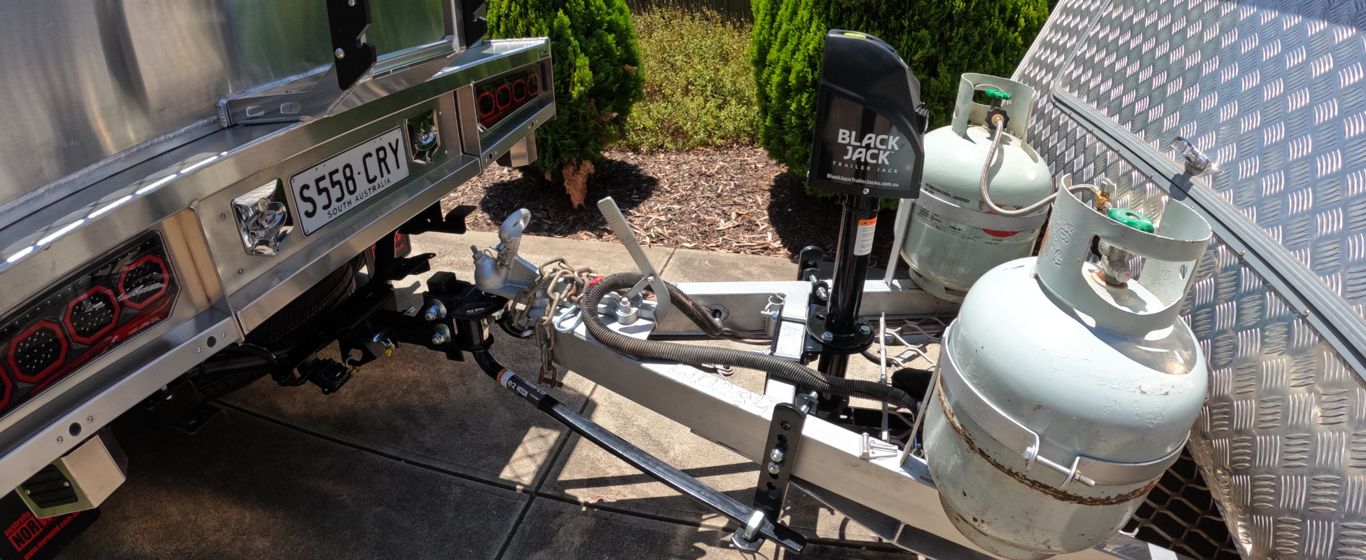 Complete Buyers Guide to All Types Of Caravan Jacks